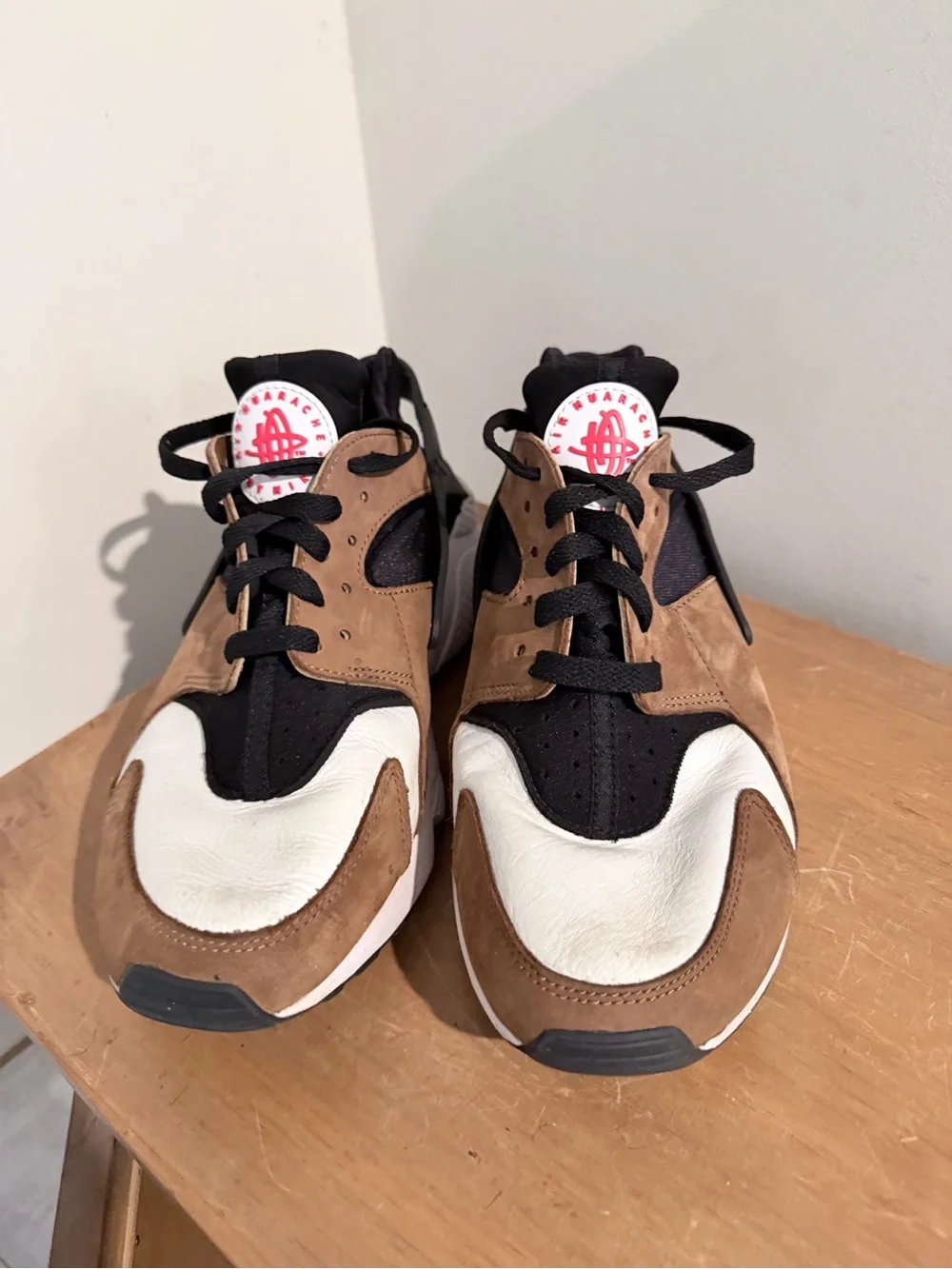 Nike Air Huarache LE Bison in size 10